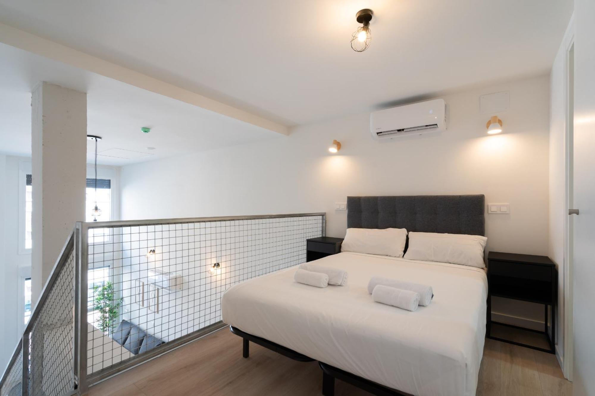 Loft Reformado Industrial Con Garaje Alquiler Temporal Apartment Madrid Bagian luar foto