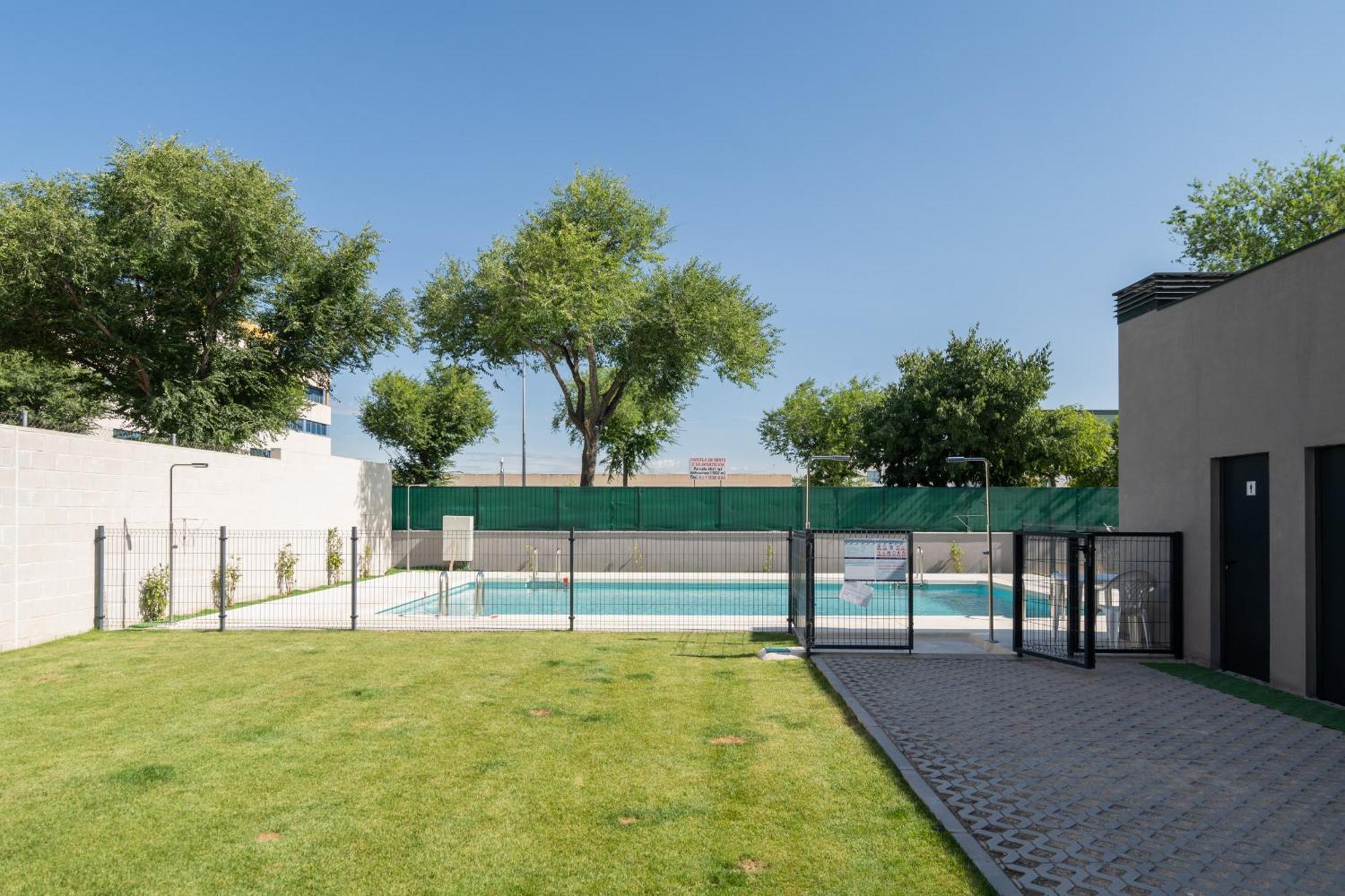 Loft Reformado Industrial Con Garaje Alquiler Temporal Apartment Madrid Bagian luar foto