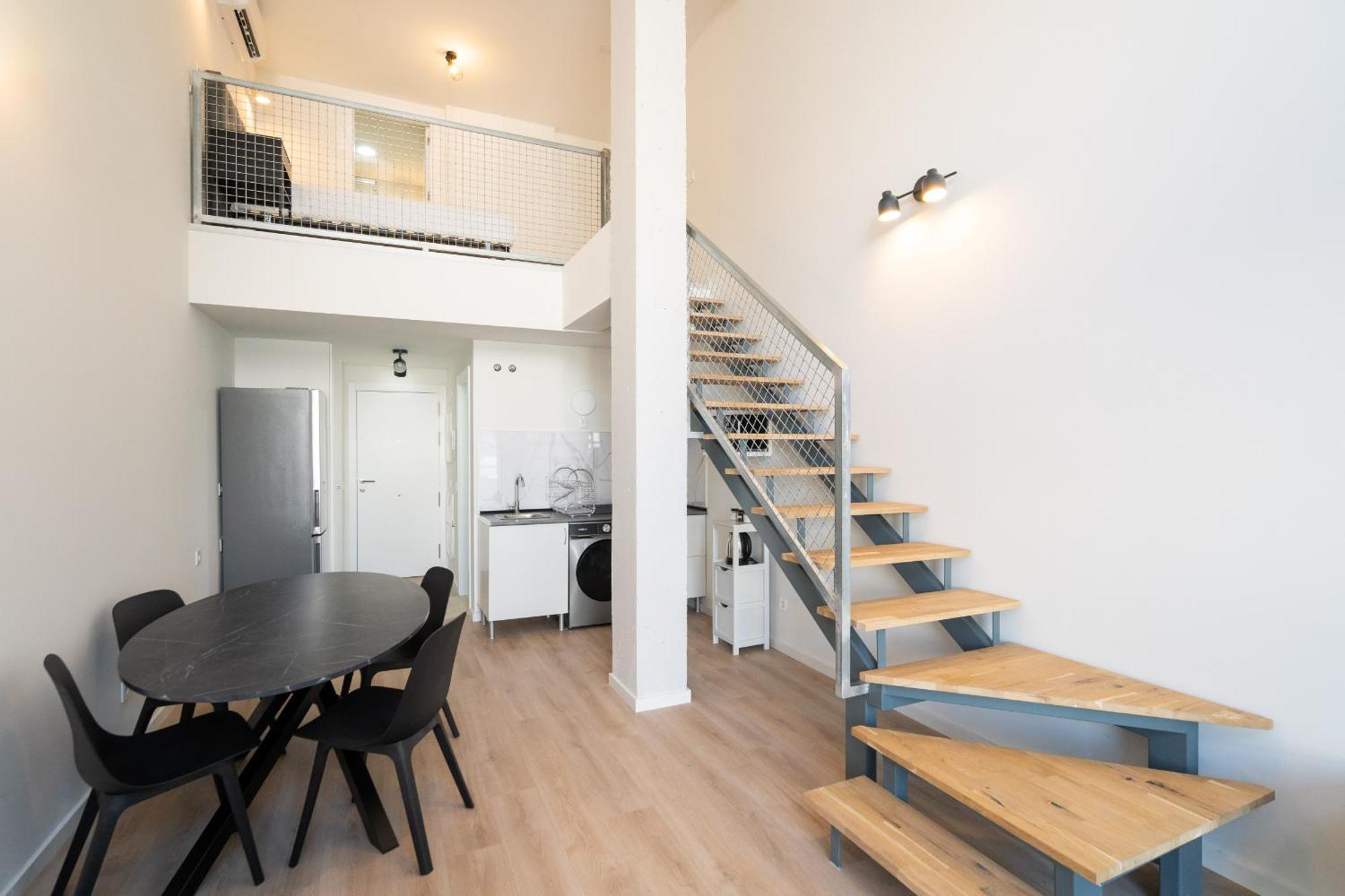 Loft Reformado Industrial Con Garaje Alquiler Temporal Apartment Madrid Bagian luar foto