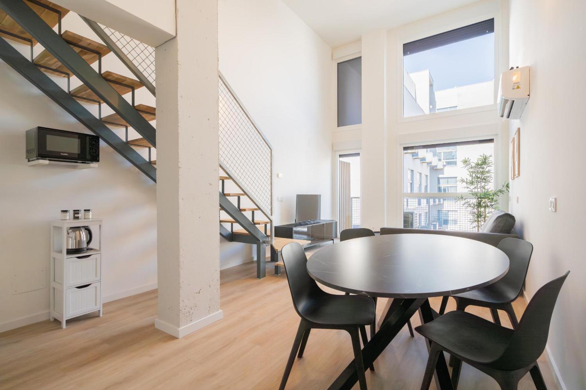 Loft Reformado Industrial Con Garaje Alquiler Temporal Apartment Madrid Bagian luar foto