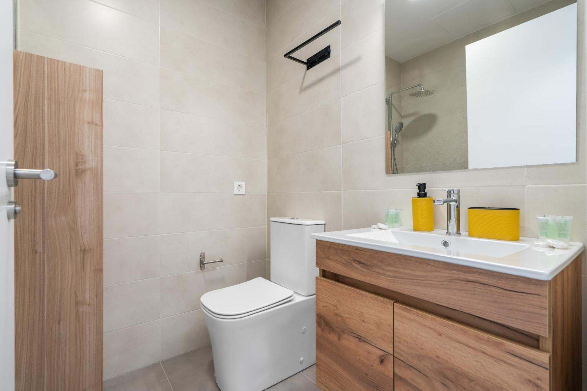 Loft Reformado Industrial Con Garaje Alquiler Temporal Apartment Madrid Bagian luar foto